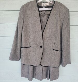 Evan Picone Women's Wool Suit, 16W